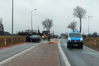 Czołówka na DK 63. BMW zderzyło się z fordem. Kierowcy w szpitalu