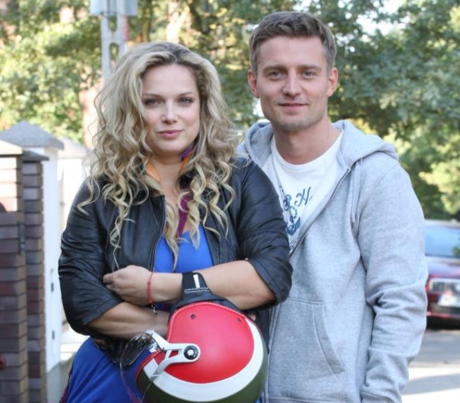 PRZYJACIÓŁKI, odc. 8. Patrycja Kochan (Joanna Liszowska) i Michał (Marcin Rogacewicz)