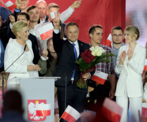 Jarosław Kaczyński znów wymodlił zwycięstwo