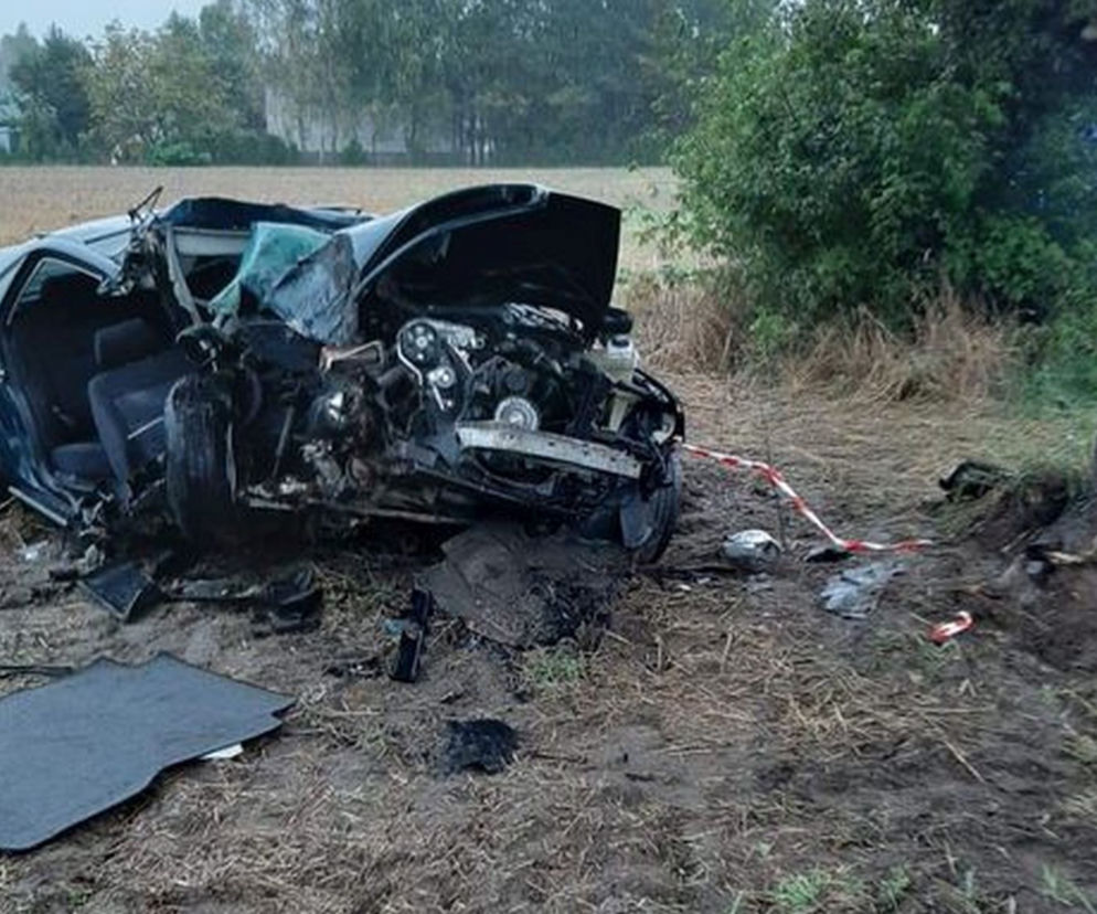 ZABIŁ swojego pasażera. MAKABRYCZNY wypadek w Tarle. Miał zakaz, ale wsiadł „za kółko”