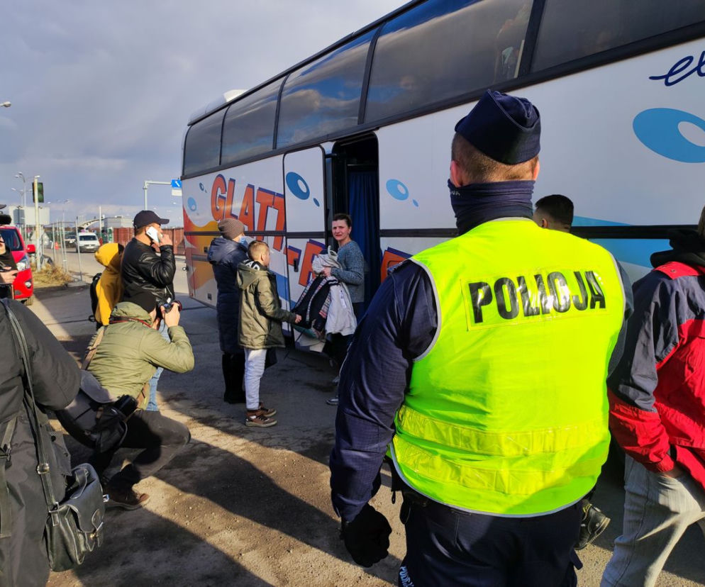 Lubelskie: Uchodźcy z Ukrainy szturmują granicę. Dziesiątki tysięcy osób dziennie