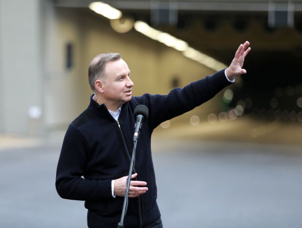 Wizyta Prezydenta Andrzeja Dudy na budowie tunelu pod gora Lubon Maly na odcinku S7 Naprawa - Skomielna Biala