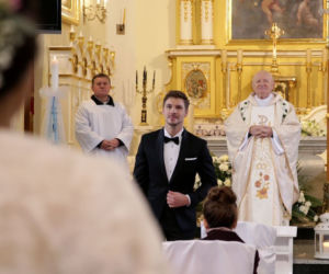 M jak miłość, odc. 1505. Marcin (Mikołaj Roznerski), ksiądz (Maciej Damięcki)