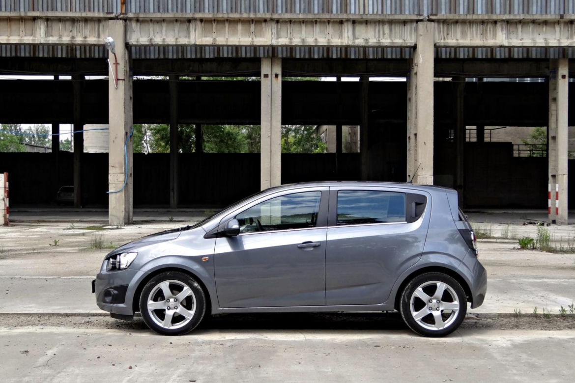 Chevrolet Aveo 5d 2013