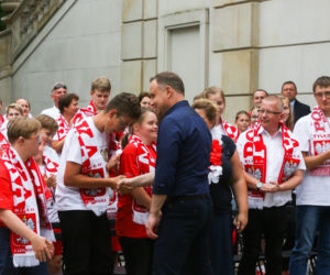 Para prezydencka ogląda mazc Polska - Senegal