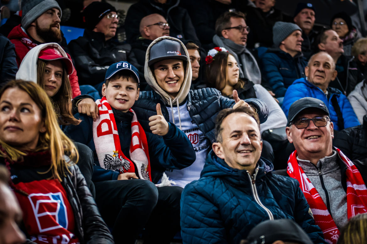 Grand Prix Polski w Toruniu. Zdjęcia kibiców z Motoareny