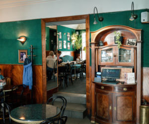 Najstarsza kawiarnia w Warszawie może zniknąć z Nowego Światu