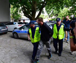 Sprawcy ataku na księdza doprowadzeni do prokuratury
