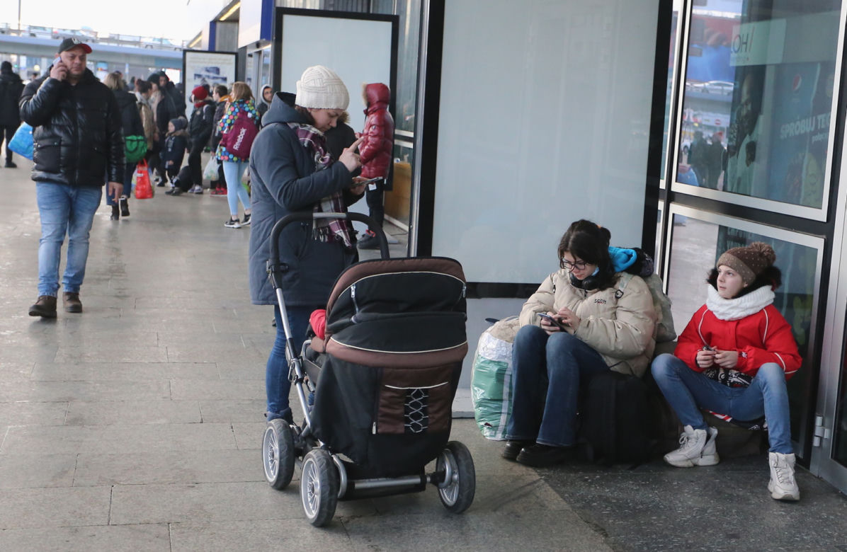 Horror na Centralnym. Bez prysznica, z dziećmi na posadzce. Dramatyczne historie uchodźców z Ukrainy