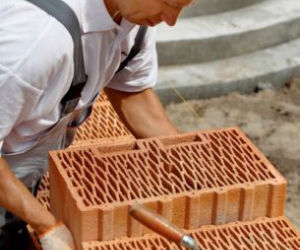 Ściany z wypalanej gliny. Zasady murowania z pustaków ceramicznych