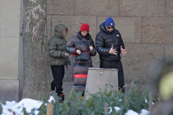 Tomasz Karolak  i Viola Kołakowska na spacerze