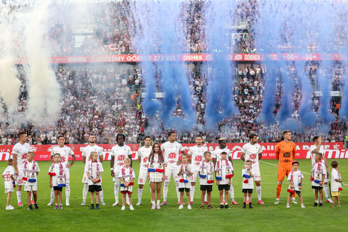 Zobaczcie zdjęcia kibiców z meczu Górnik - Fenerbahce i krótkie podsumowanie środowego spotkania na se.pl