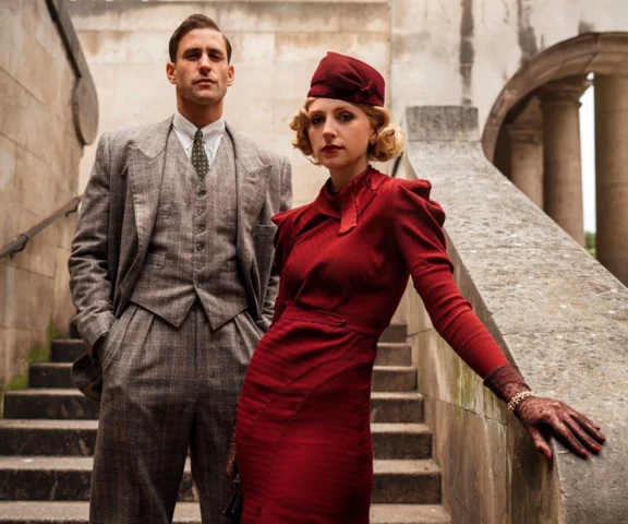 Zagadka królowej kryminału w nowej serialowej odsłonie. „Godzina zero” na podstawie powieści Agathy Christie już w streamingu!