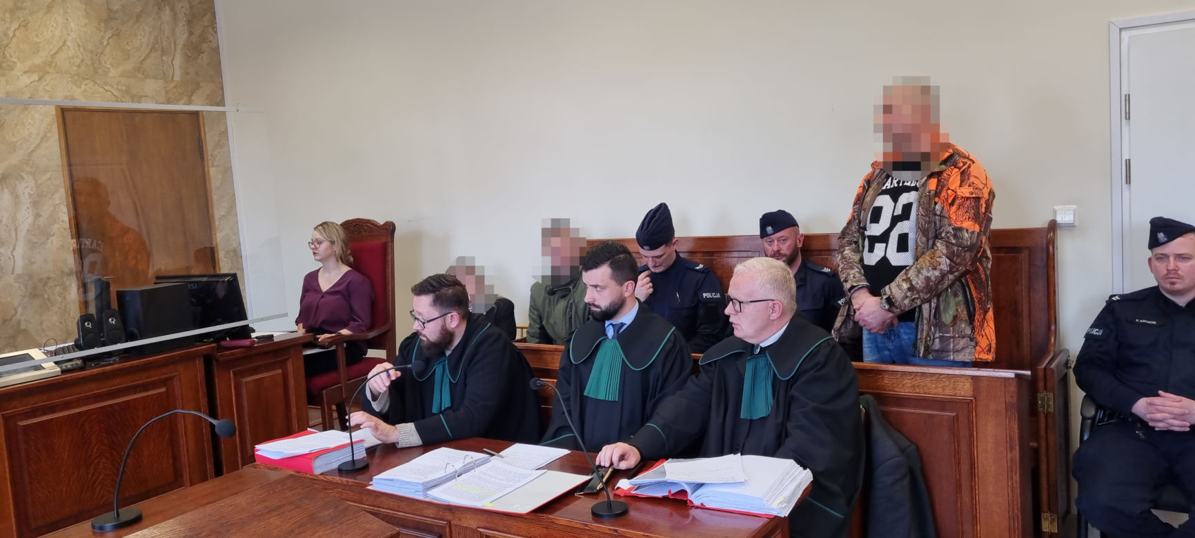 Wysadzili w powietrze dom nowożeńców z Sosnowa. Teraz tłumaczą się przed sądem
