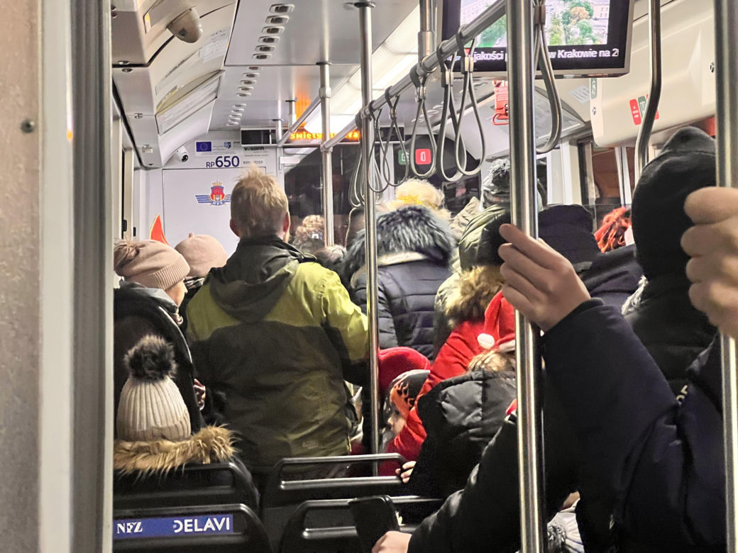 Święty Mikołaj jechał w krakowskim tramwaju 
