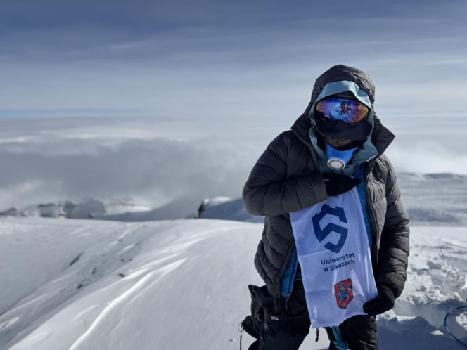 Siedlczanin Kryspin Mitura ukończył Koronę Ziemi oraz Koronę Wulkanów Ziemi w rozszerzonym wariancie „Double Seven Summits”!