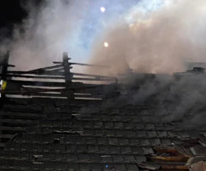 Jastrzebie-Zdrój: Pożar przy ul. Lompy. Ciało mężczyzny w zgliszczach budynku. Trwa akcja strażaków [ZDJĘCIA]