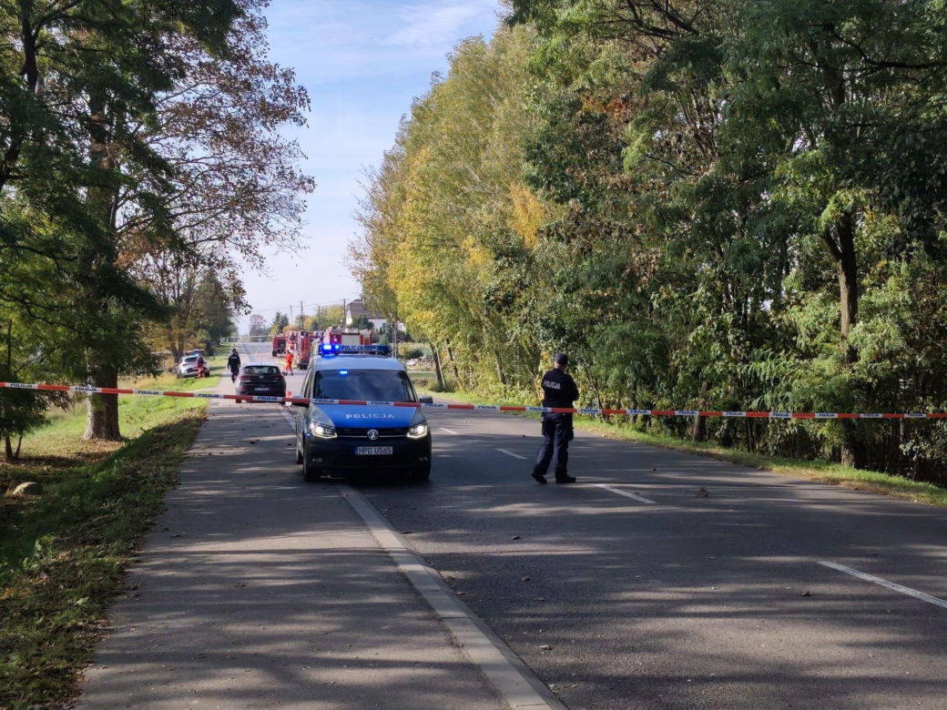 Miłków-Kolonia. Dom runął po wybuchu. Zginął 75-latek, jego żony i syna nie było w środku