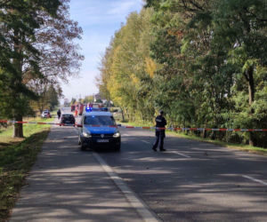 Miłków-Kolonia. Dom runął po wybuchu. Zginął 75-latek, jego żony i syna nie było w środku