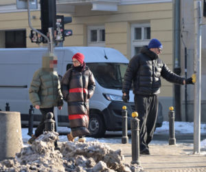 Tomasz Karolak  i Viola Kołakowska na spacerze