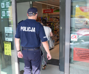 Nalot policji i sanepidu na sklepy