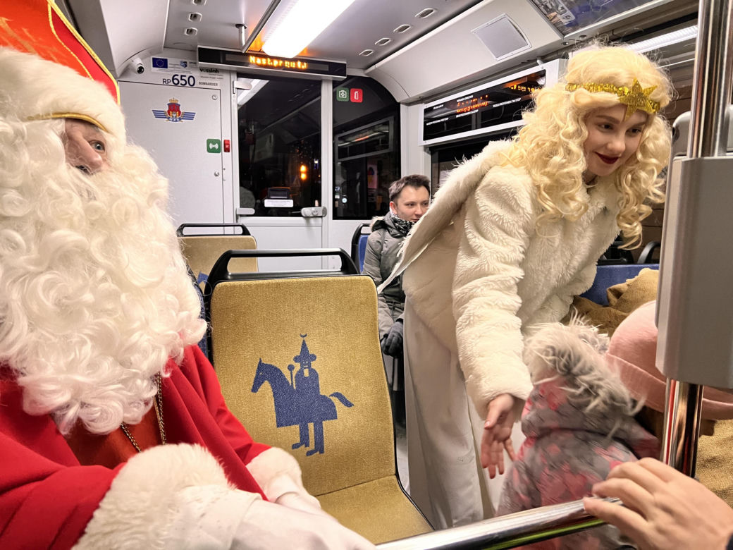 Święty Mikołaj jechał w krakowskim tramwaju 