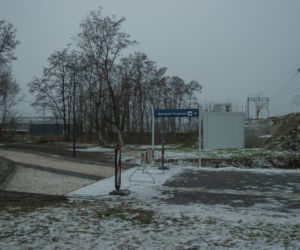 Postawili stację kolejową w szczerym polu. Cztery lata budowy, jeden pociąg na godzinę