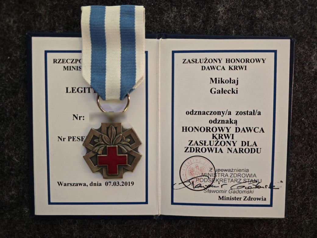 Prawie 30 lat pomaga innym. Poznański policjant oddał już ponad 60 litrów krwi