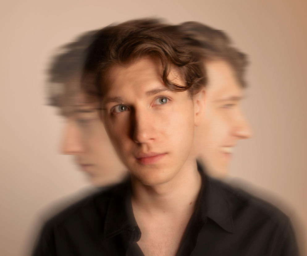 „Myśli Rozdarte” Mateusza Ciawłowskiego.  Debiutancki album już dostępny!