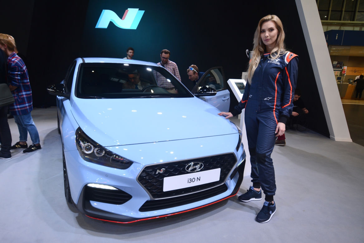 Hostessy na targach Poznań Motor Show 2018