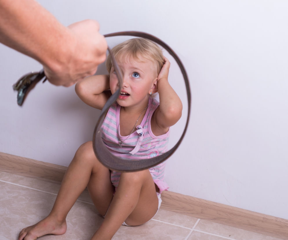 pedofilia, znęcanie się na dziećmi, dziecko