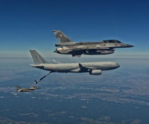 Polski F-16 i francuski Airbus A330 MRTT. Jak wyglądało tankowanie w powietrzu po defiladzie?