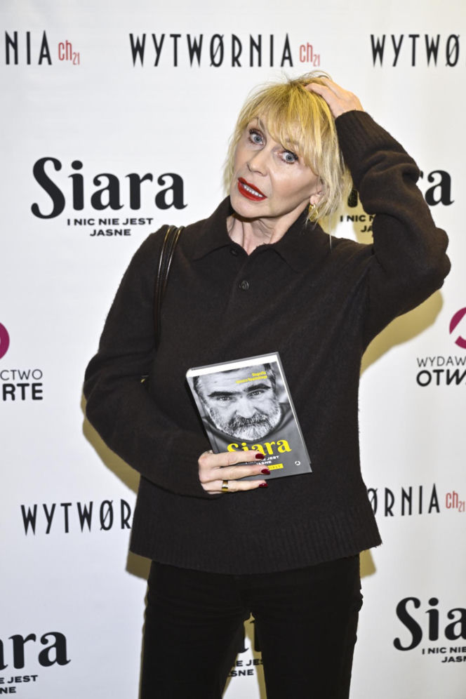 Markowska przytulała męża, Ostałowska zaskoczyła sylwetką, Ścibakówna błyszczała na premierze biografii Rewińskiego