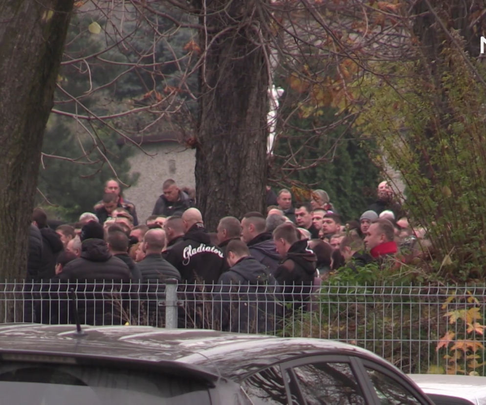 Kolejne pobicie kibica Górnika Zabrze w Rudzie Śląskiej! Scenariusz podobny, w dziesięciu napadli na jednego...