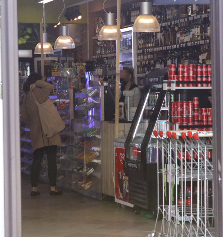 Przebrał się za policjanta i terroryzował okolicę