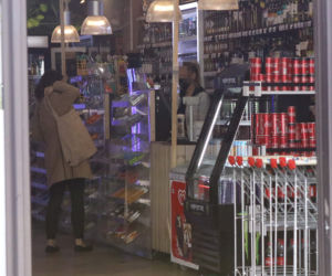 Przebrał się za policjanta i terroryzował okolicę