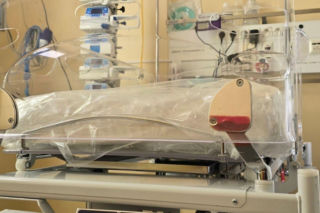 3-latek wypadł z balkonu w Rydułtowach. Lekarze z Katowic przekazali nowe wieści