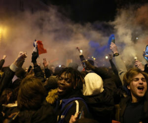 Paryż po meczu Francja Maroko podczas mistrzostw świata FIFA Katar 2022