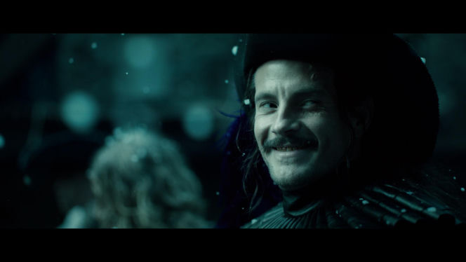 Dziki Sebastian Fabijański zachwyca i przeraża