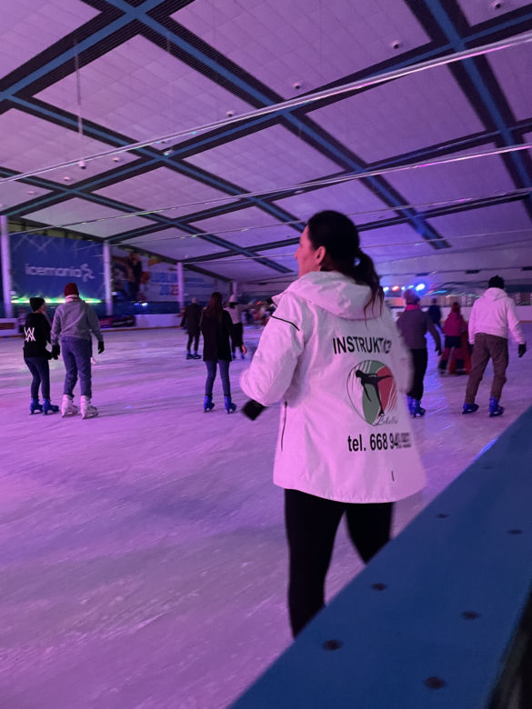 Świąteczna Potańcówka na Icemanii