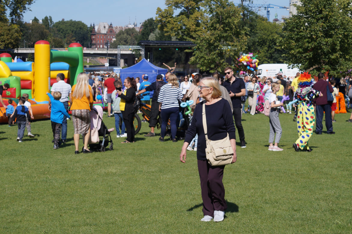 Piknik charytatywny "Łatwo Pomagać". Tłumy na bydgoskiej Wyspie Młyńskiej [ZDJĘCIA]