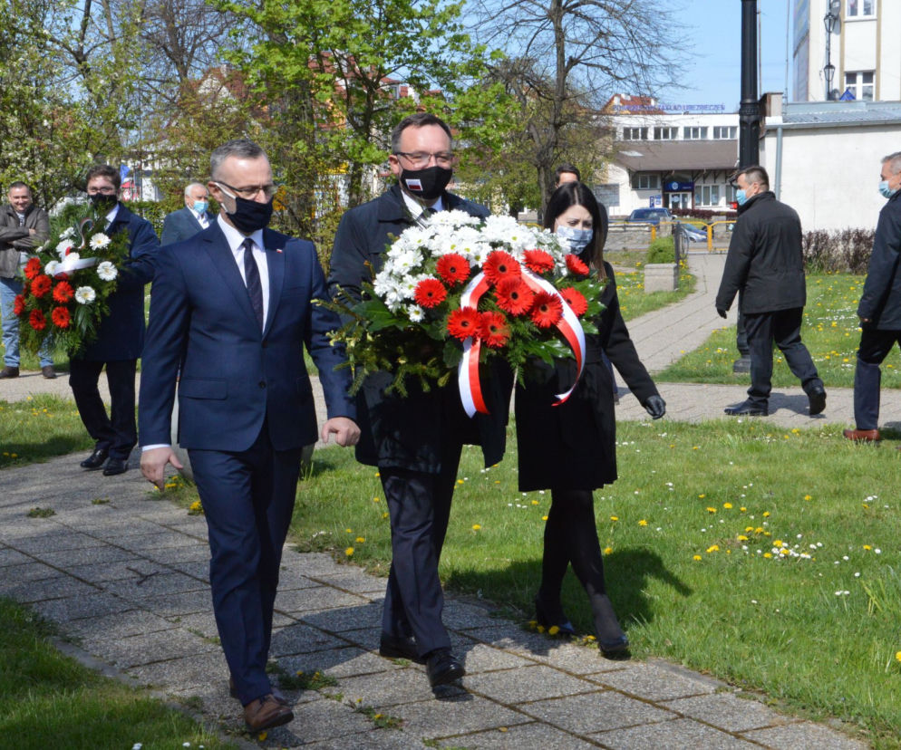 Obchody inne niż zwykle. Święto Konstytucji uczczone symbolicznie. Bez wojska i tłumów