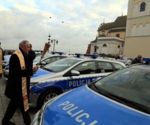 Radiowozy z napędem hybrydowym. Warszawska policja dostała 37 takich samochodów