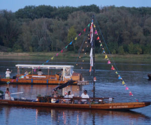 Wieczorna parada na Wiśle zachwyciła mieszkańców. Tak wyglądał finał Festiwalu Wisły w Fordonie