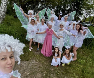 Anielskie skrzydła nad zalewem Piachy. Morsujące Wiedźmy Świętokrzyskie w wyjątkowej akcji o świcie!