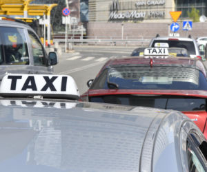 Bunt taksówkarzy w Warszawie. Chcą nawet 18 zł za kilometr