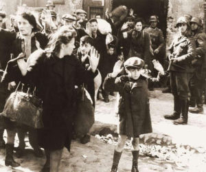 87. rocznica wybuchu II wojny światowej. Archiwalne zdjęcia przypominają o ogromie zniszczeń [GALERIA]