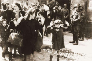 85 lat temu wybuchła II wojna światowa. Archiwalne zdjęcia pokazują skalę dramtu konfliktu [GALERIA]