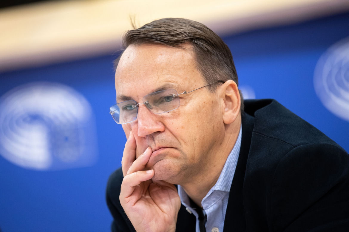 Sikorski grozi Kaczyńskiemu komornikiem