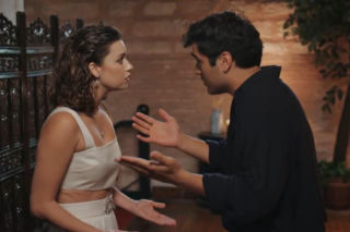 Złoty chłopak, odcinek 251: Feritowi wciąż nie daje spokoju rozstanie z Seyran. Jego ukochana ma powody do obaw